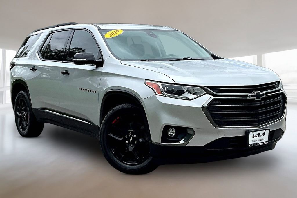 Used 2019 Chevrolet Traverse Premier w/ Redline Edition FWD image 3