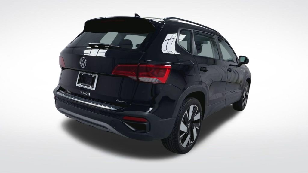 Used 2023 Volkswagen Taos S w/ Driver Assistance Package AWD/4WD image 8