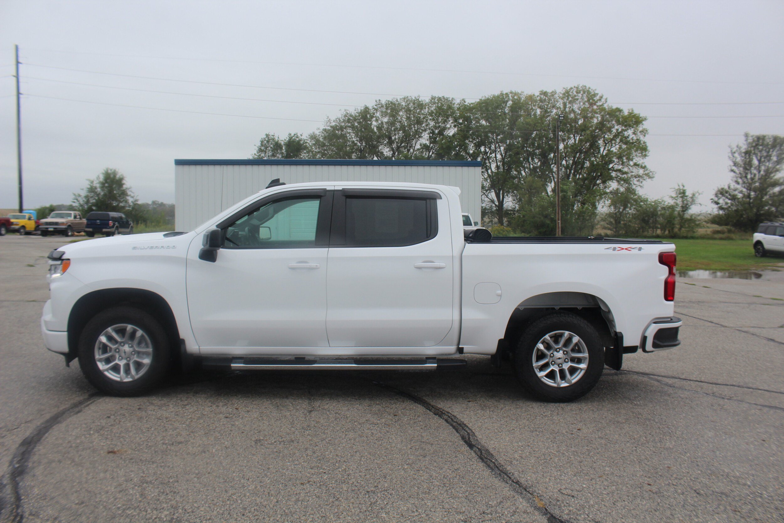Used 2023 Chevrolet Silverado 1500 RST w/ Convenience Package II AWD/4WD image 2