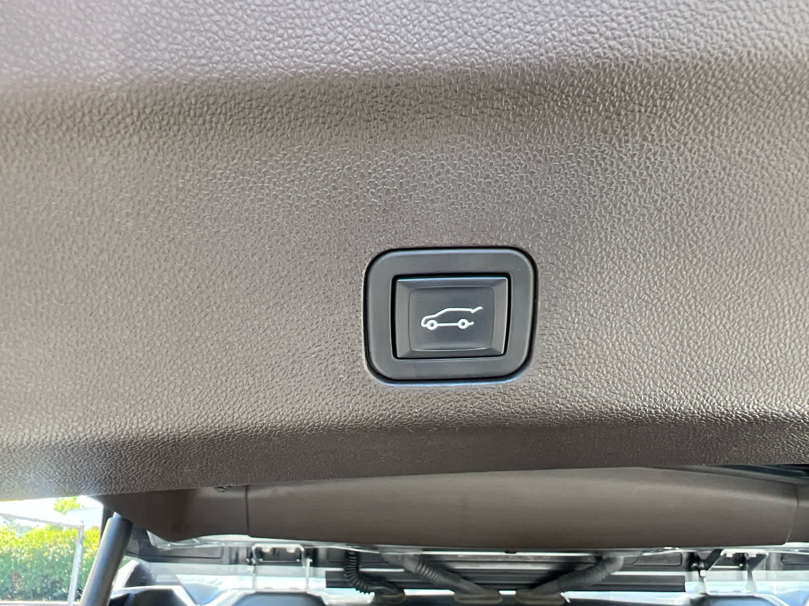Used 2024 Chevrolet Tahoe LT AWD/4WD image 13