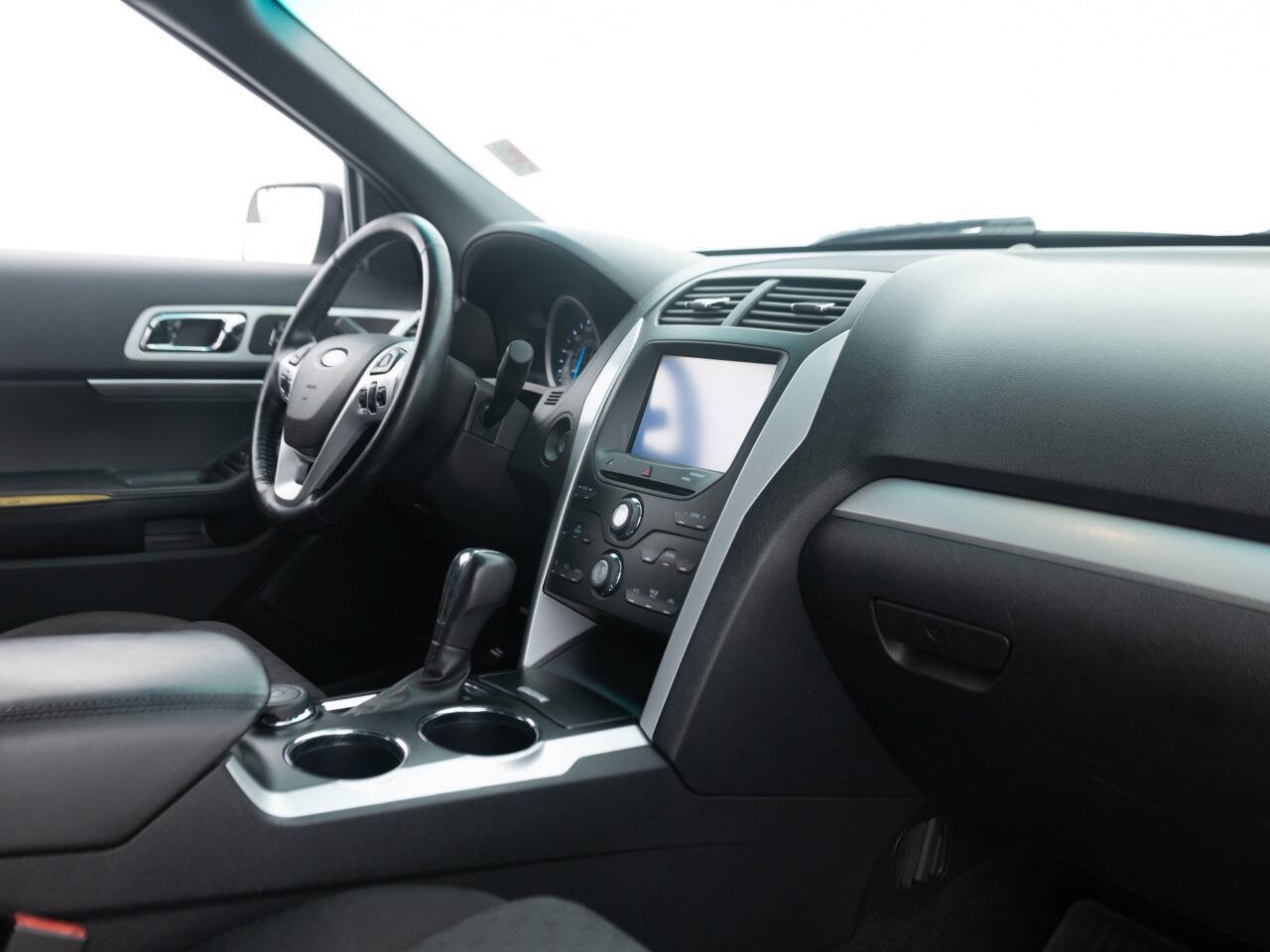 Used 2013 Ford Explorer XLT AWD/4WD image 29