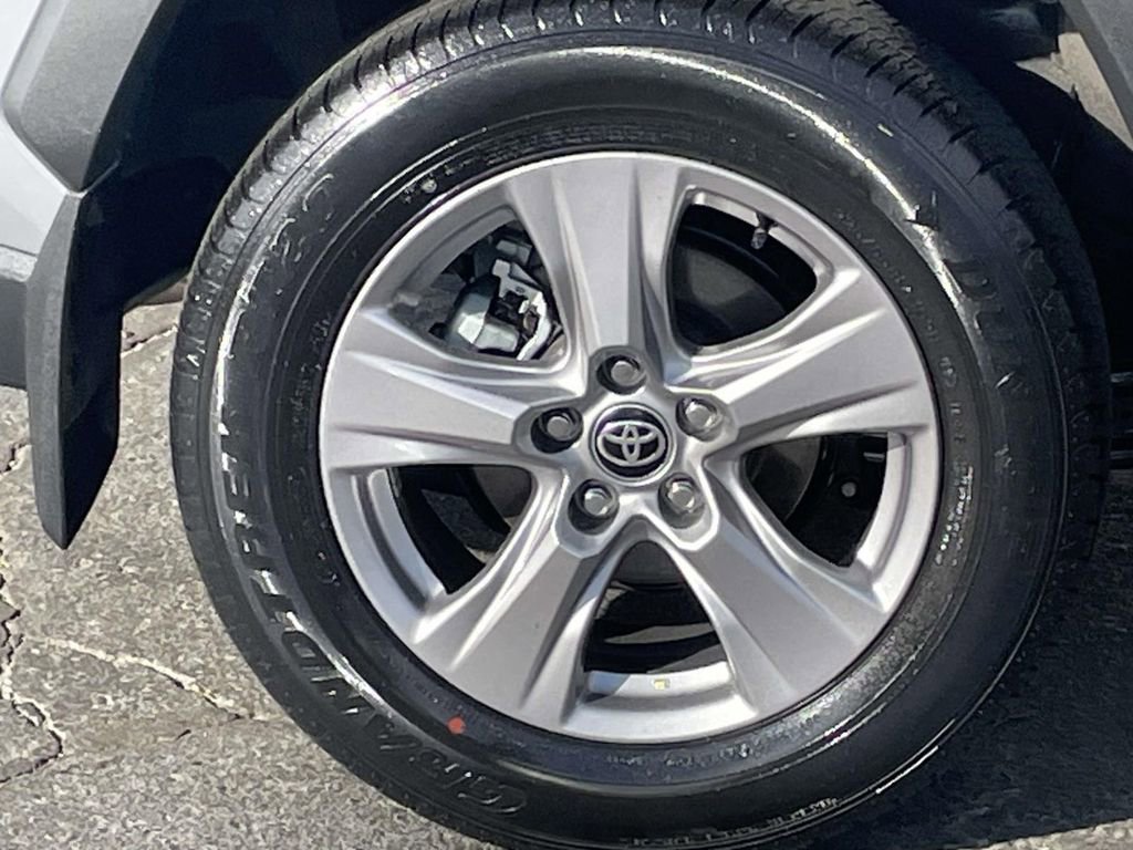 Used 2025 Toyota RAV4 XLE image 13