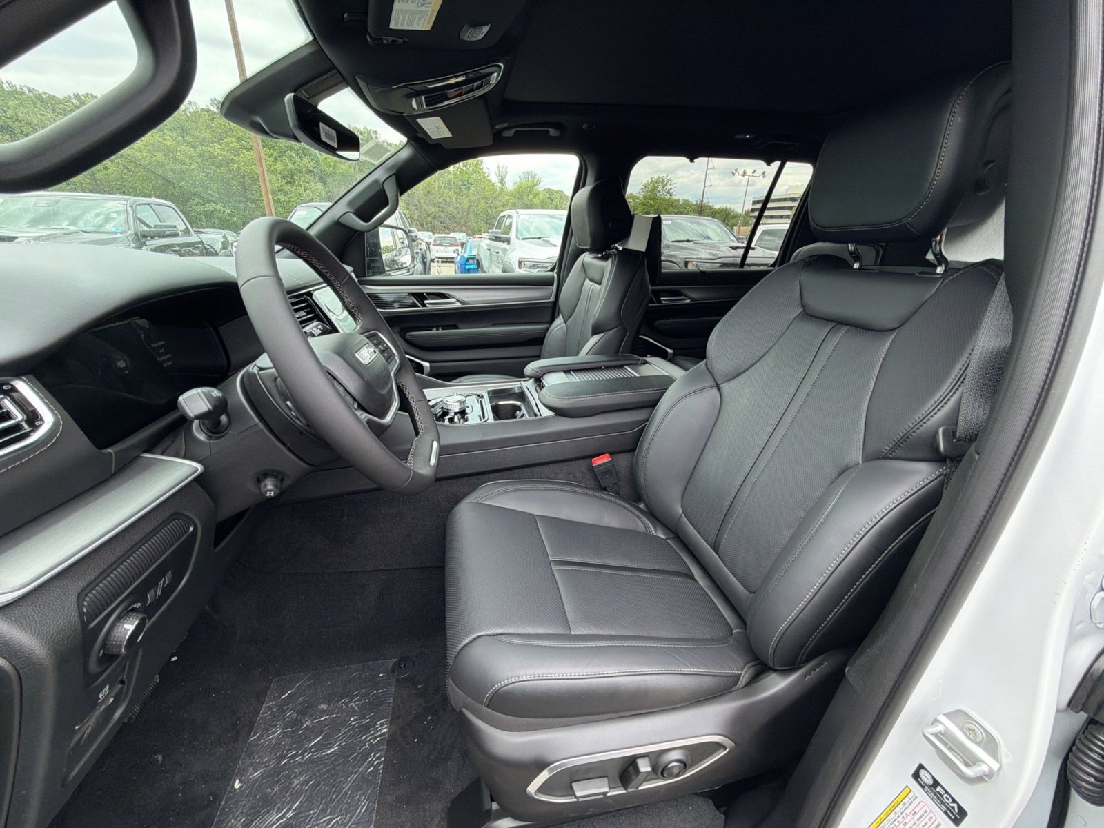 New 2026 Jeep Grand Wagoneer L Limited AWD/4WD image 13