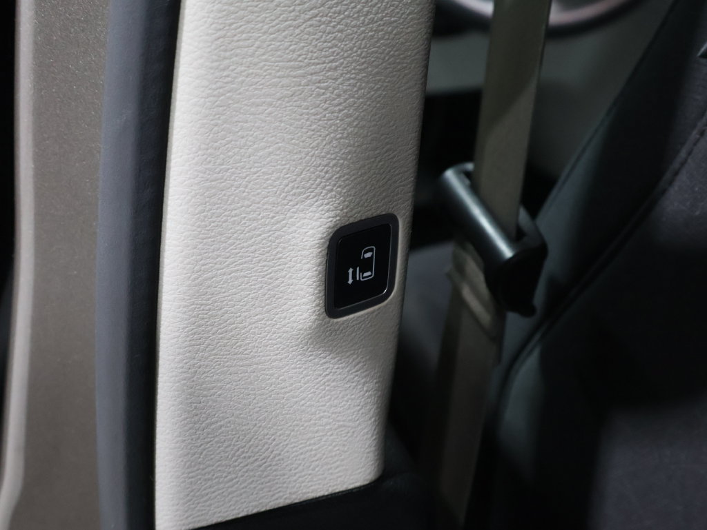 Used 2018 Chrysler Pacifica Touring Plus FWD image 21