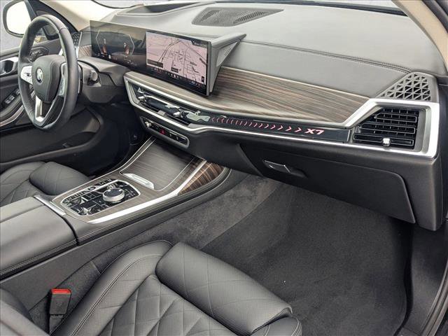 Used 2025 BMW X7 xDrive40i w/ Premium Package image 23