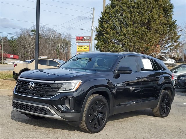 Certified 2024 Volkswagen Atlas Cross Sport SE w/ Panoramic Sunroof Package