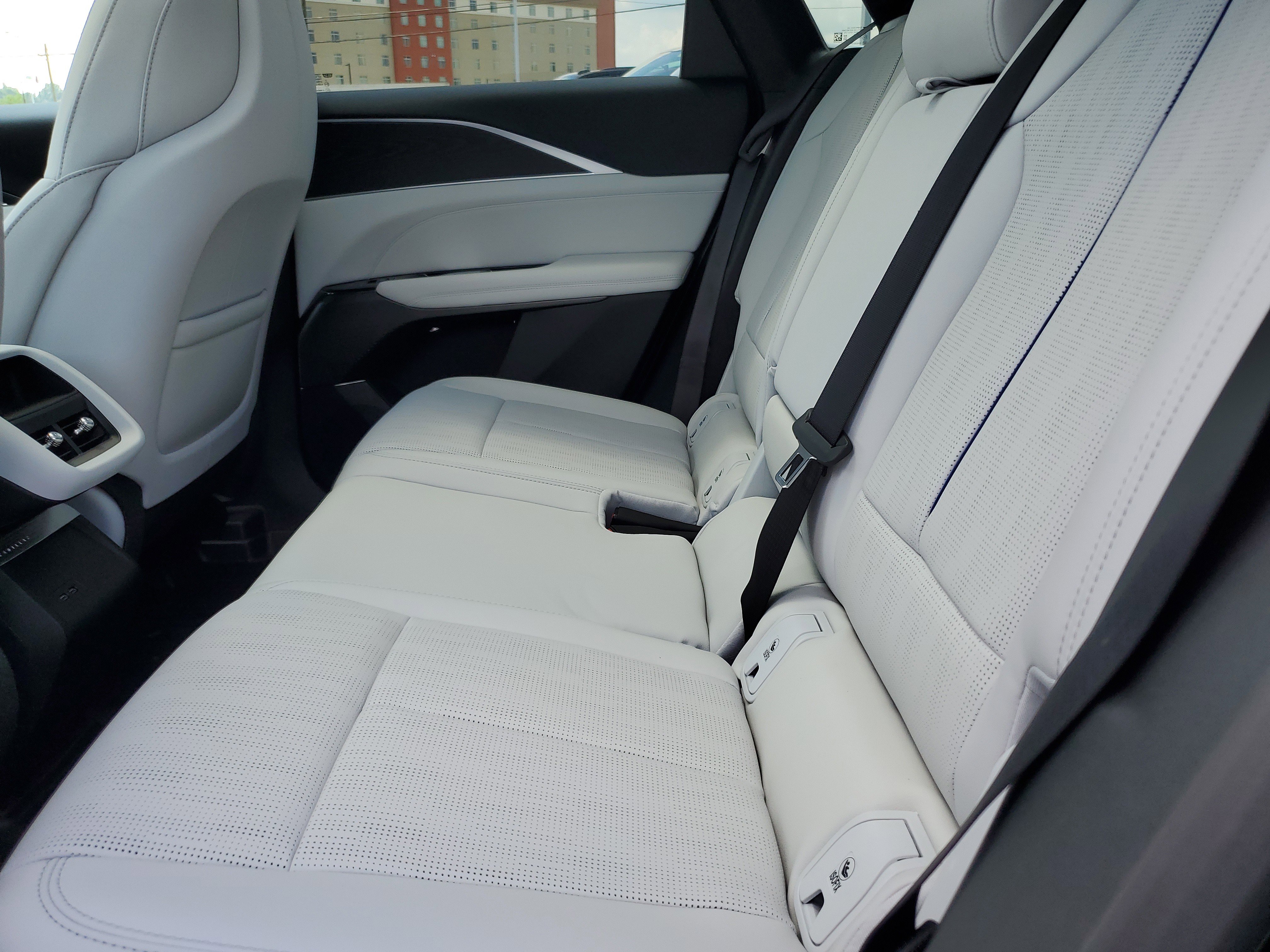 New 2025 Cadillac Lyriq Luxury image 9
