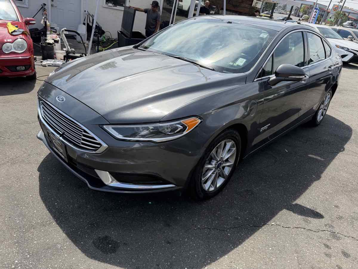 Used 2018 Ford Fusion Energi SE FWD image 3