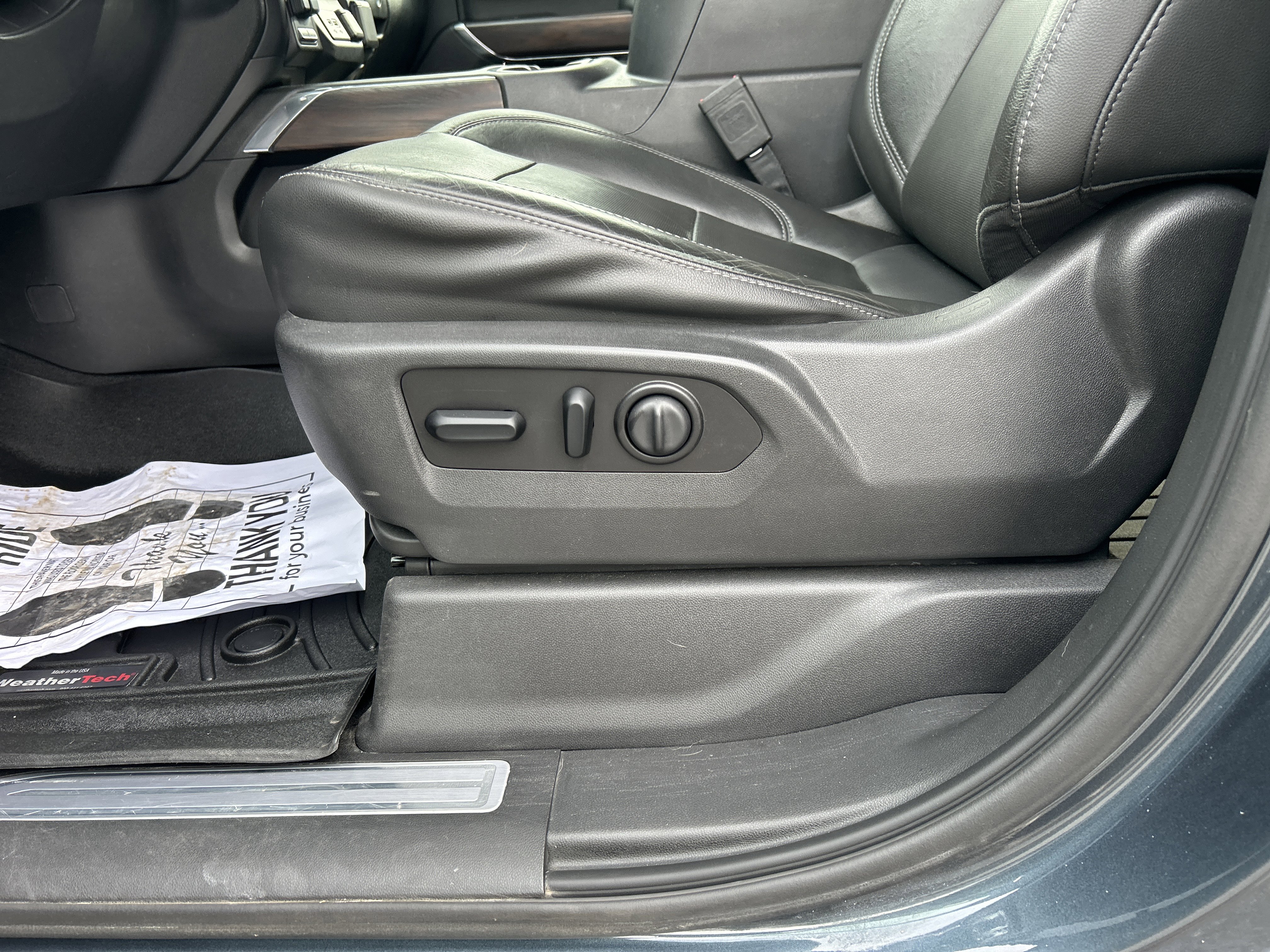 Used 2020 GMC Sierra 2500 SLT w/ SLT Premium Plus Package AWD/4WD image 18