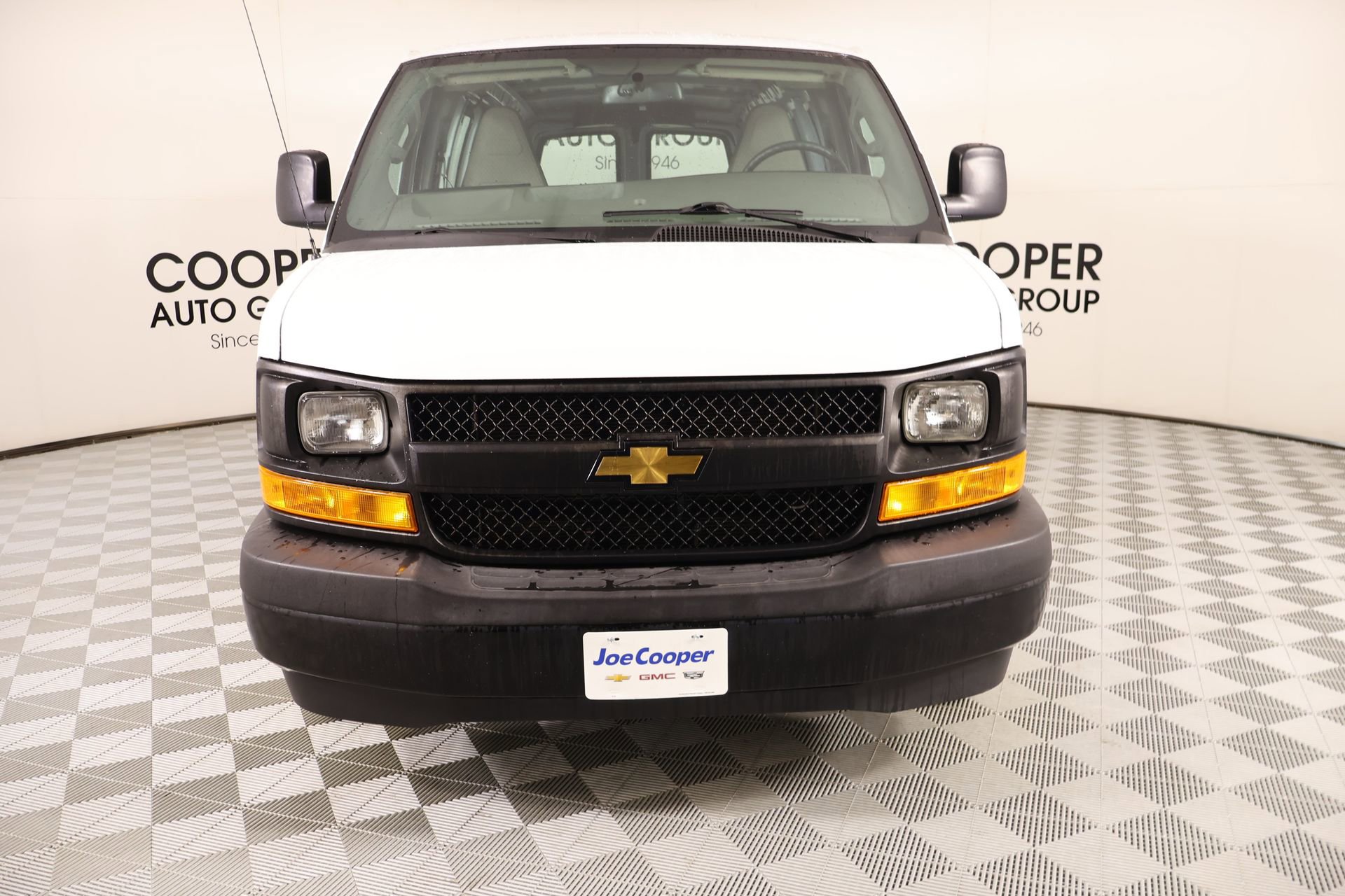 Used 2017 Chevrolet Express 2500 RWD image 7
