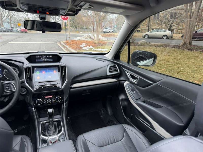 Used 2023 Subaru Forester Limited image 28