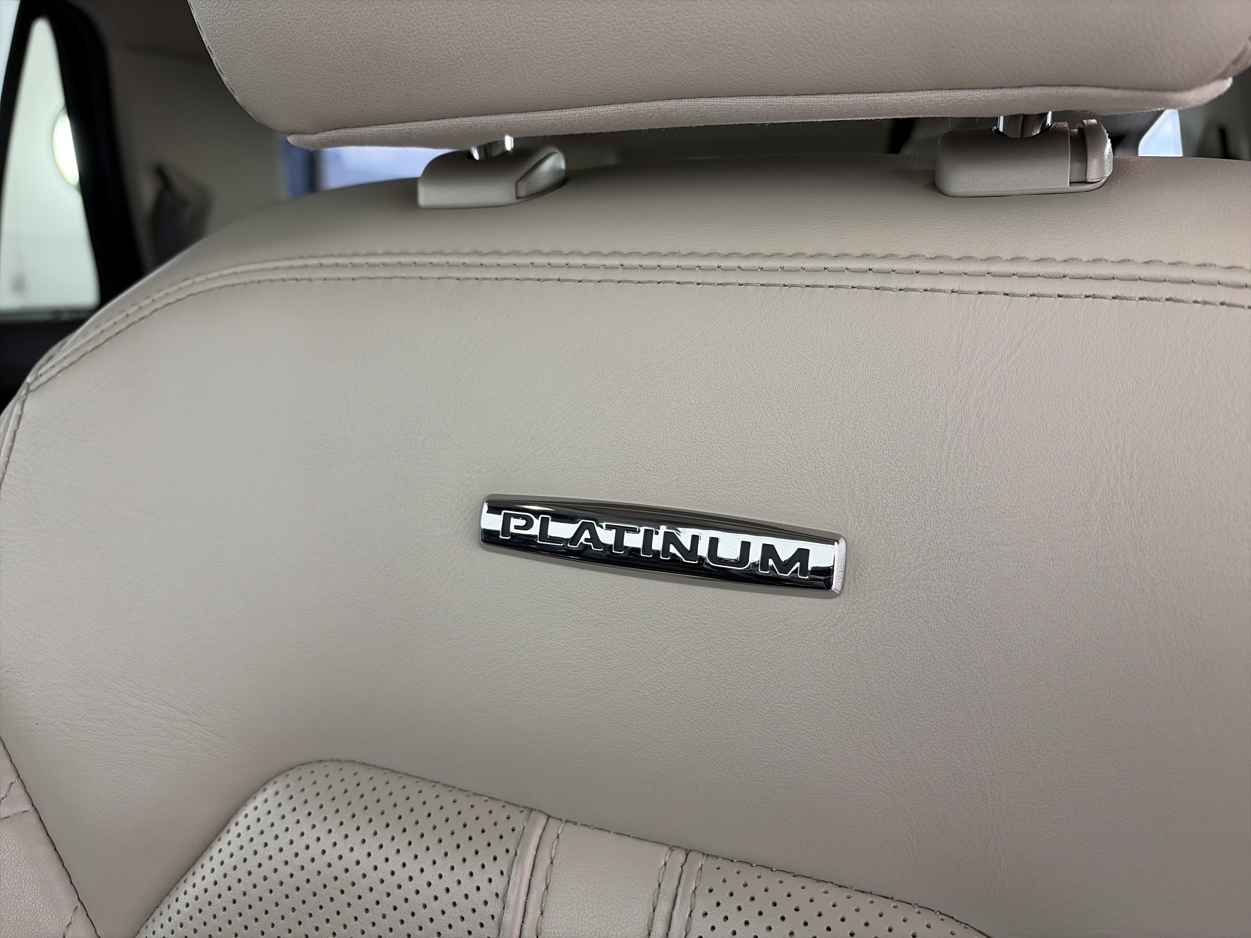 Used 2019 Ford Expedition Max Platinum AWD/4WD image 26
