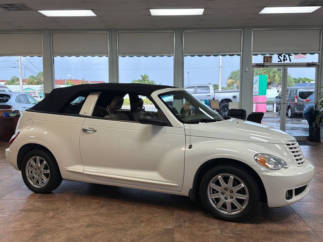 Used 2008 Chrysler PT Cruiser Convertible FWD image 33