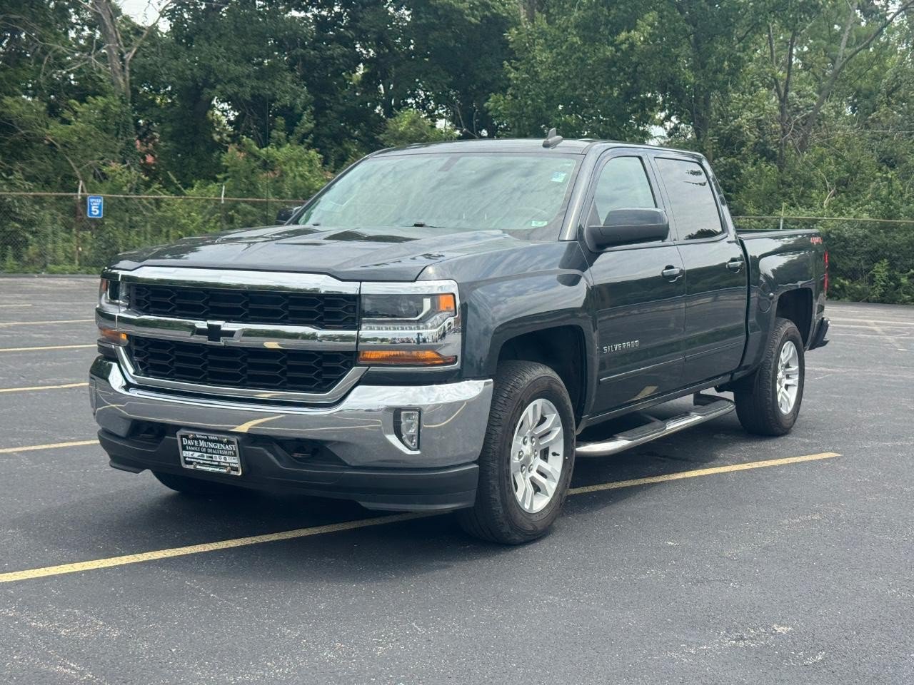 Used 2018 Chevrolet Silverado 1500 LT w/ All Star Edition AWD/4WD image 9