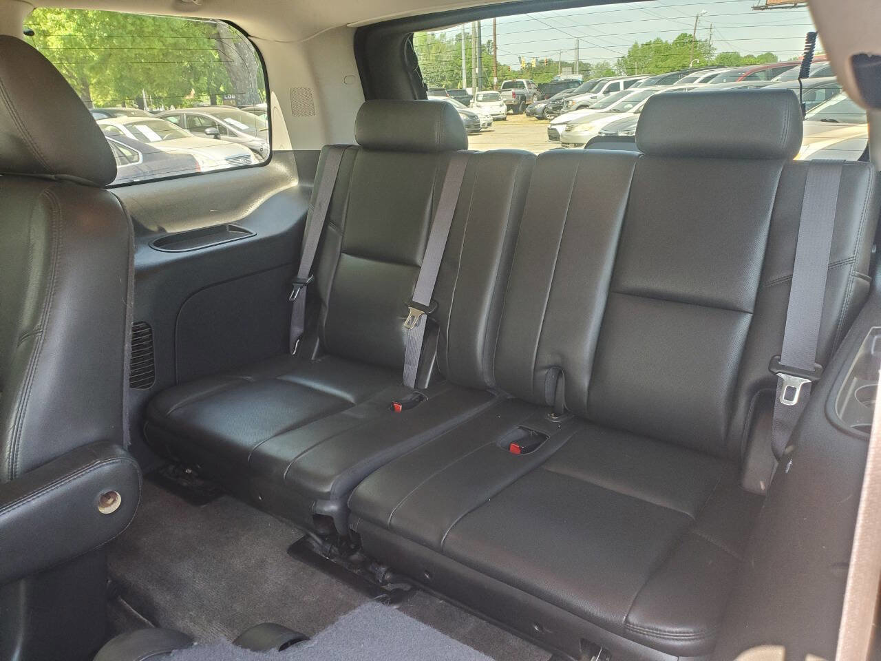 Used 2014 Cadillac Escalade Premium image 16