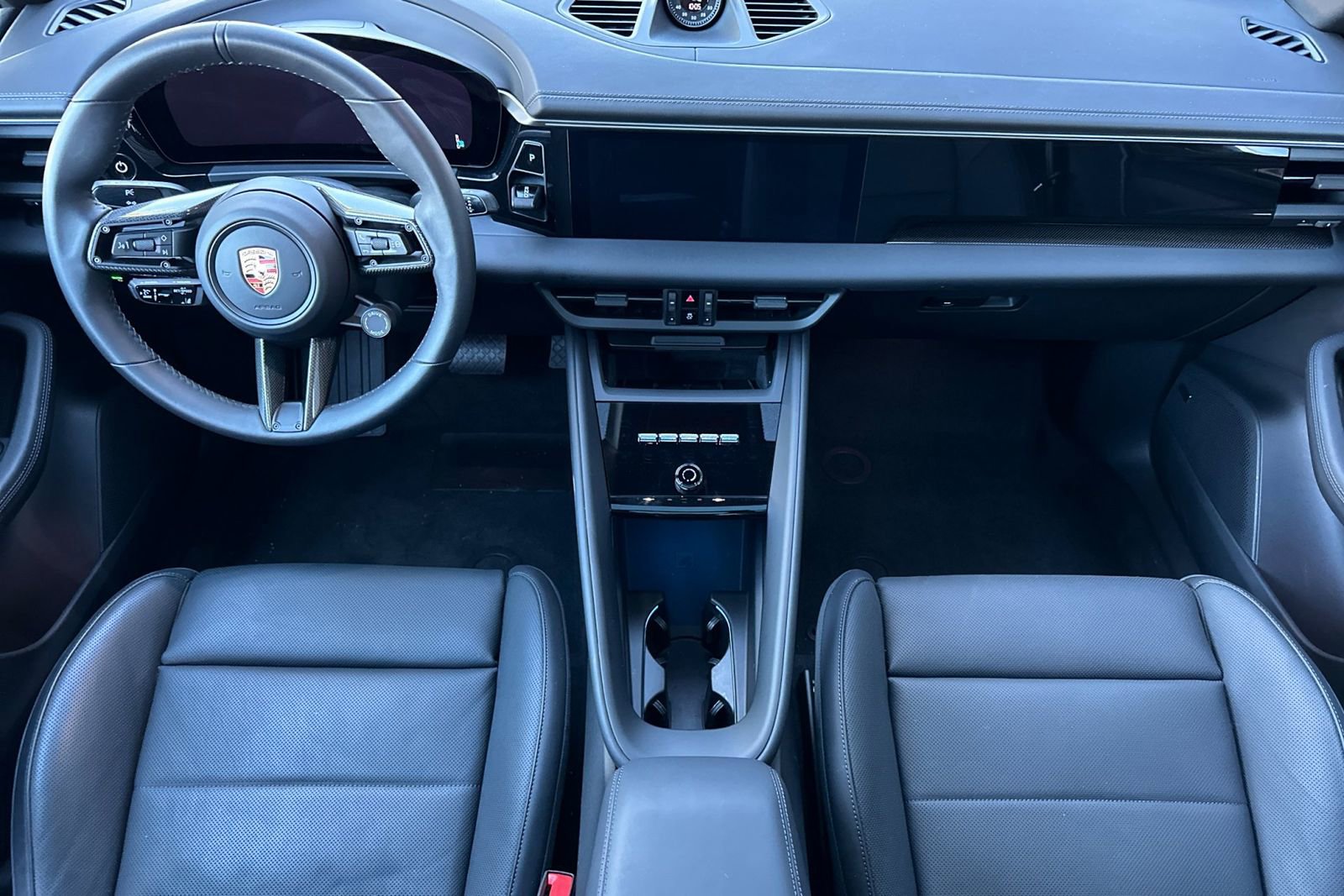 Certified 2025 Porsche Macan 4 Electric image 6