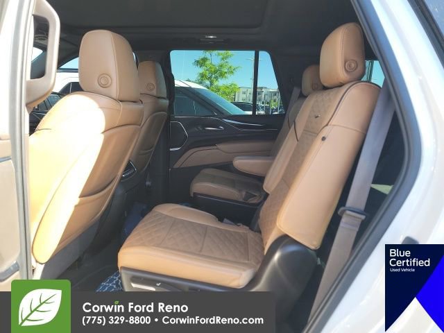 Used 2022 Cadillac Escalade Premium Luxury AWD/4WD image 12