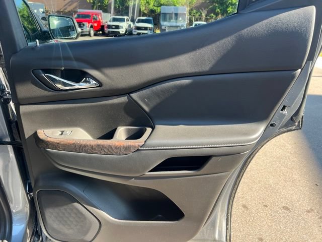 Used 2020 GMC Acadia Denali w/ Technology Package FWD image 13