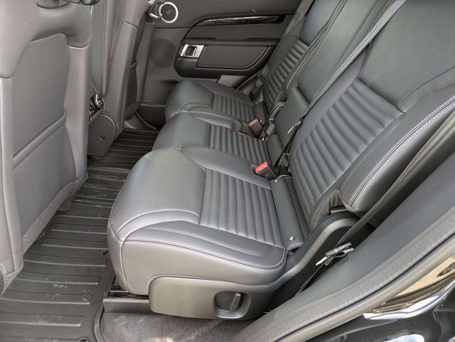 New 2026 Land Rover Discovery S image 15