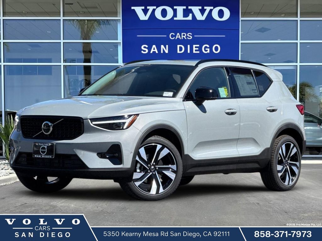 New 2026 Volvo XC40 B5 Ultra w/ Climate Package