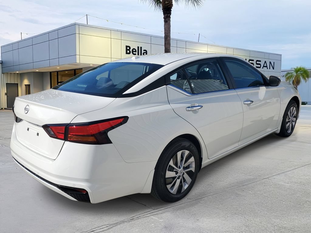 Certified 2025 Nissan Altima 2.5 S FWD image 9