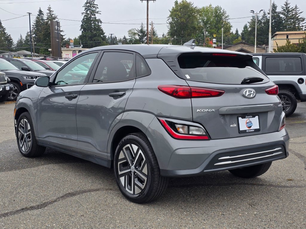 Used 2023 Hyundai Kona SE FWD image 5