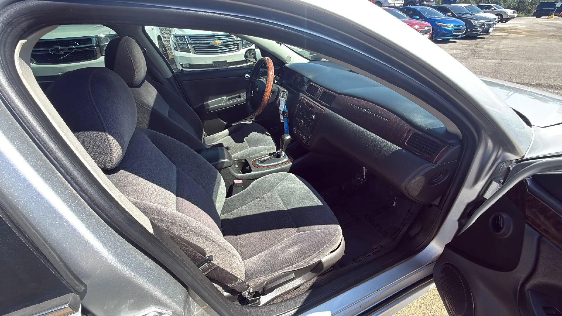 Used 2013 Chevrolet Impala LT w/ LT Sunroof Package FWD image 7