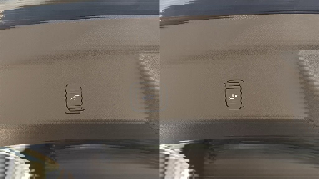 New 2026 GMC Yukon XL Elevation image 17