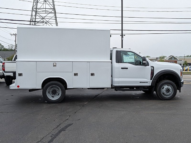 New 2025 Ford F550 4x4 Regular Cab Super Duty image 3