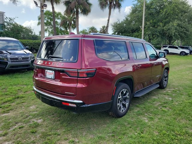 Used 2023 Jeep Wagoneer L Series III w/ Preferred Equipment Group AWD/4WD image 2