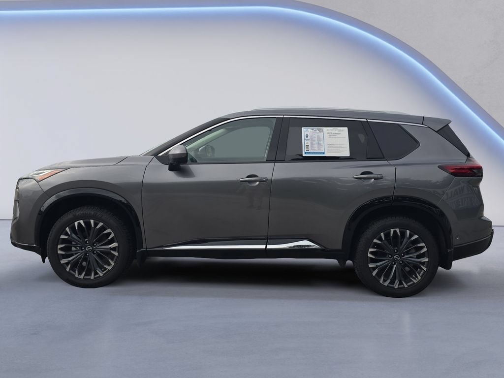 Used 2025 Nissan Rogue Platinum FWD image 2