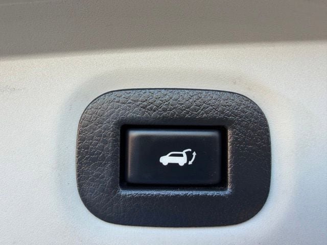 Used 2019 Nissan Rogue SV w/ Premium Package AWD/4WD image 22