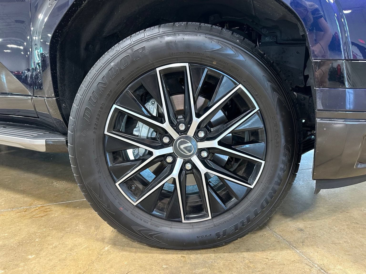 Used 2026 Lexus GX 550 w/ Accessory Package (2T) AWD/4WD image 9