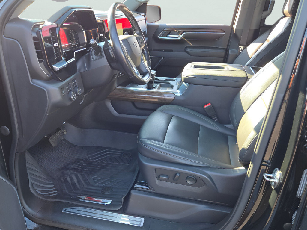 Certified 2022 Chevrolet Silverado 1500 LT Trail Boss w/ LT Trail Boss Premium Package AWD/4WD image 26