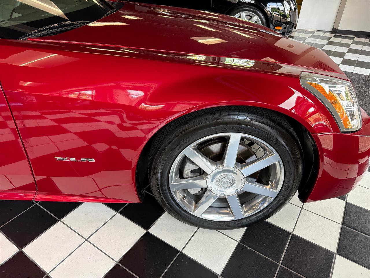 Used 2005 Cadillac XLR RWD image 10
