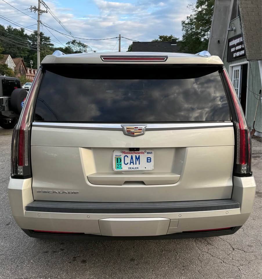 Used 2017 Cadillac Escalade ESV Luxury AWD/4WD image 8