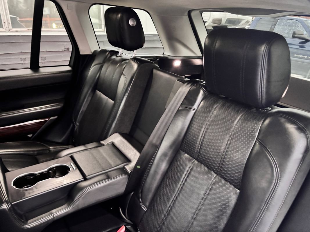 Used 2017 Land Rover Range Rover HSE image 31
