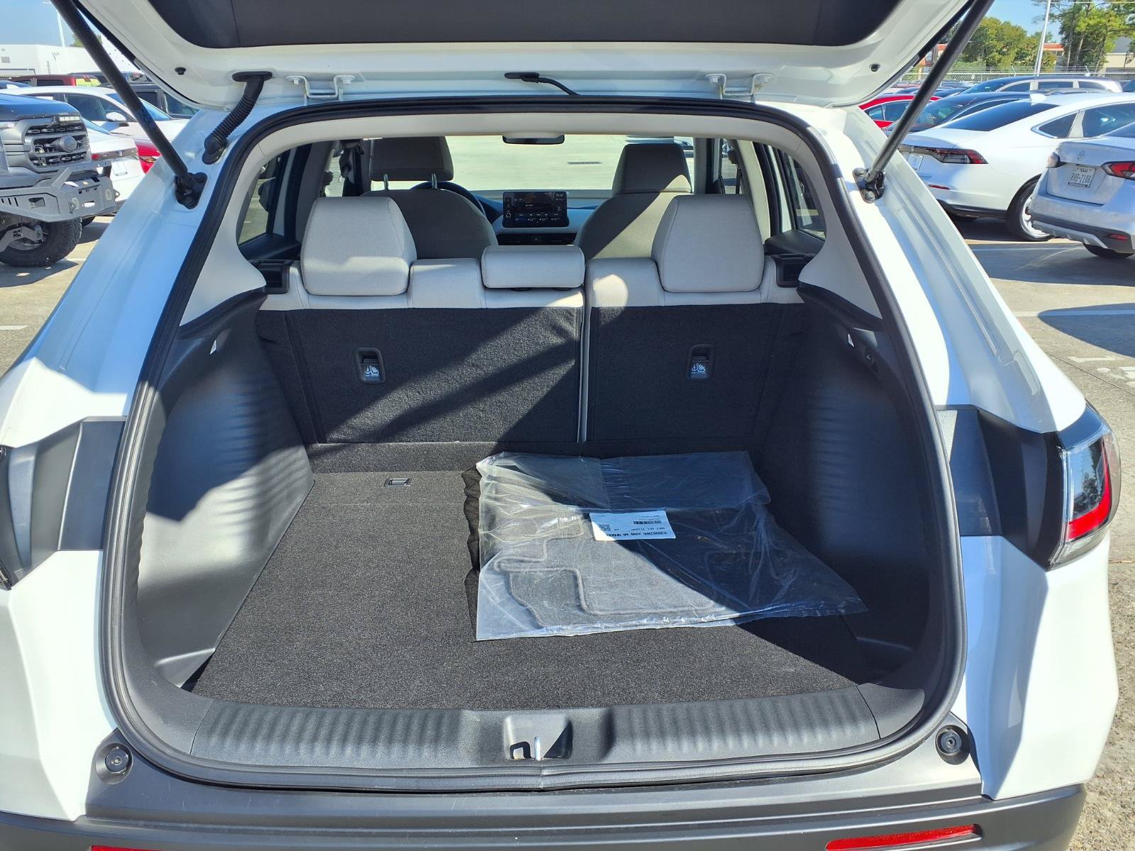 Certified 2027 Honda HR-V LX image 20