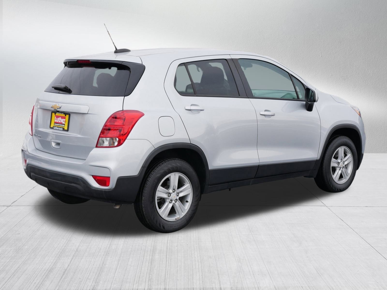Used 2022 Chevrolet Trax LS w/ Tint and Cruise Package image 7