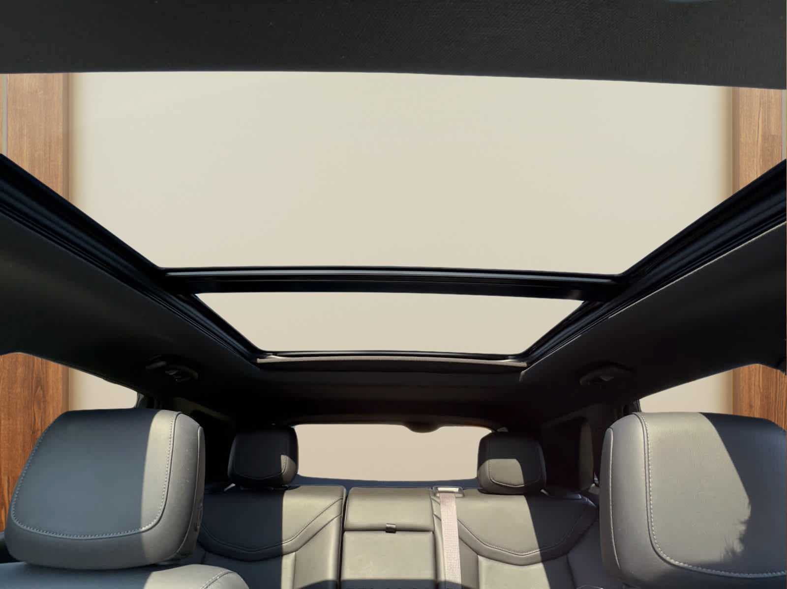 Certified 2025 Cadillac XT5 Premium Luxury AWD/4WD image 21