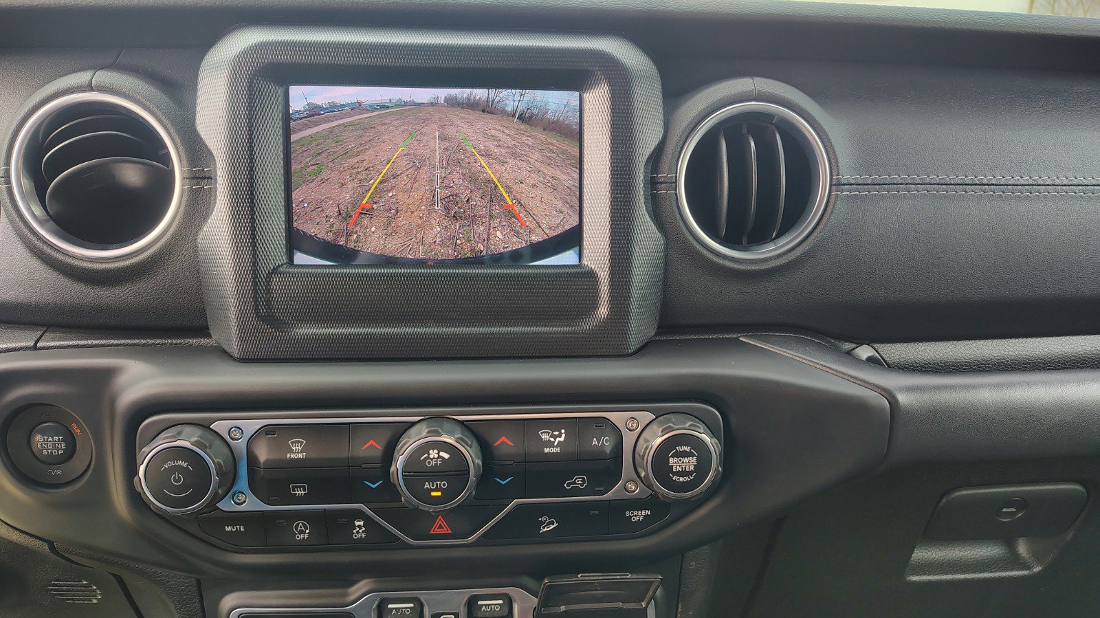 Used 2018 Jeep Wrangler Unlimited Sahara image 27