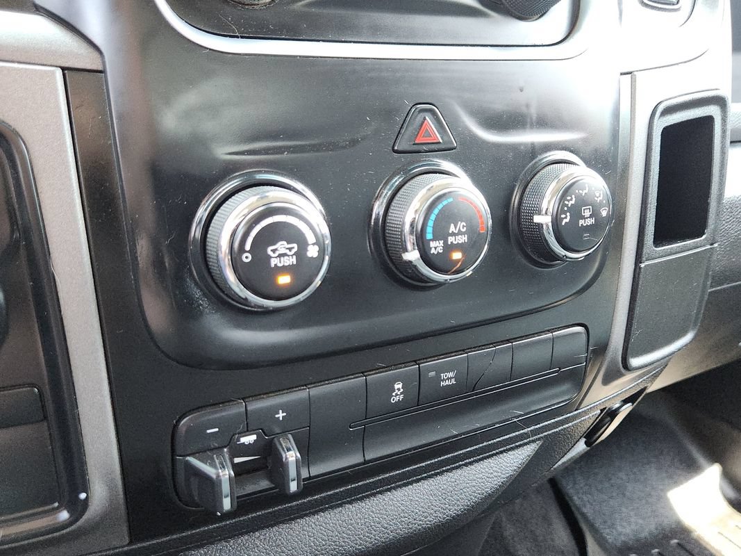 Used 2014 RAM 1500 Express w/ Black Ram 1500 Express Group AWD/4WD image 21