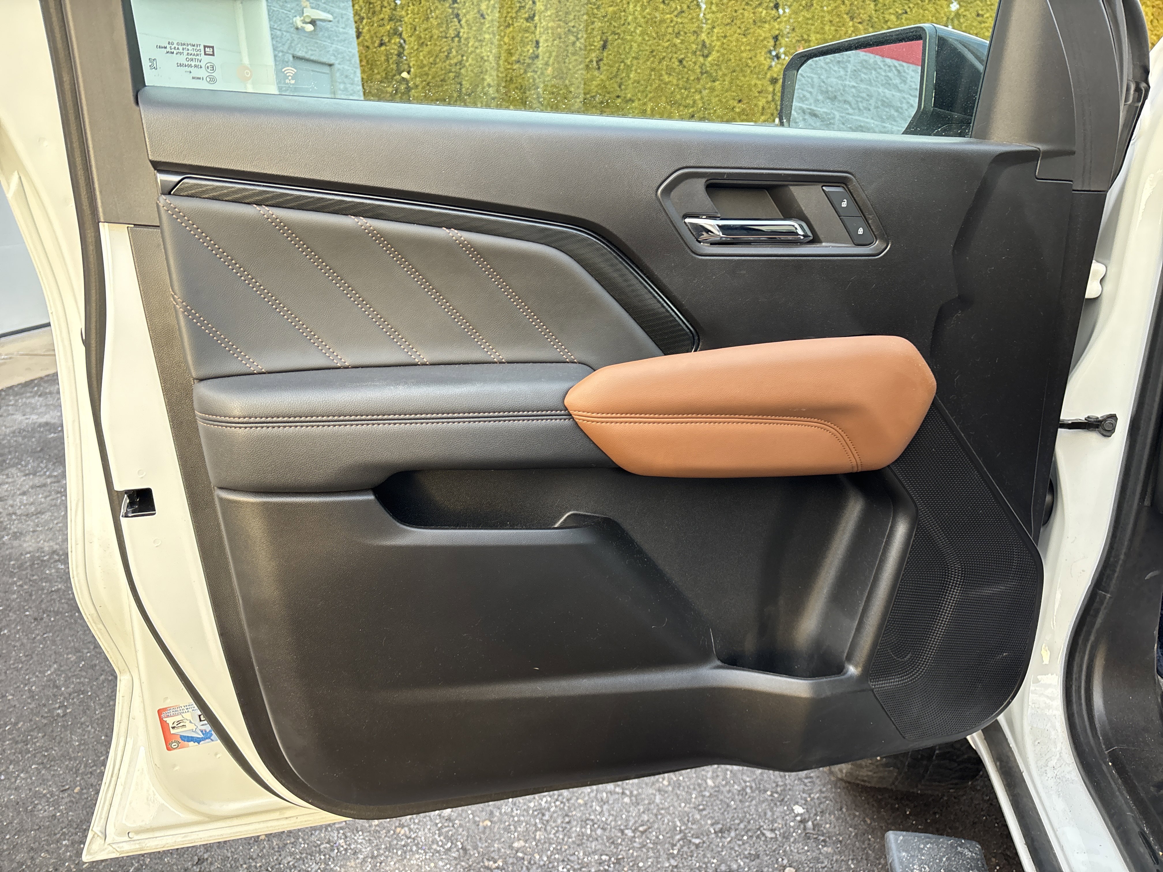 Used 2024 GMC Canyon AT4 image 15