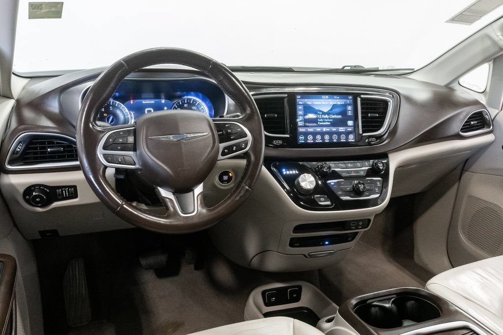 Used 2019 Chrysler Pacifica Touring-L Plus w/ Advanced Safetytec Group FWD image 7