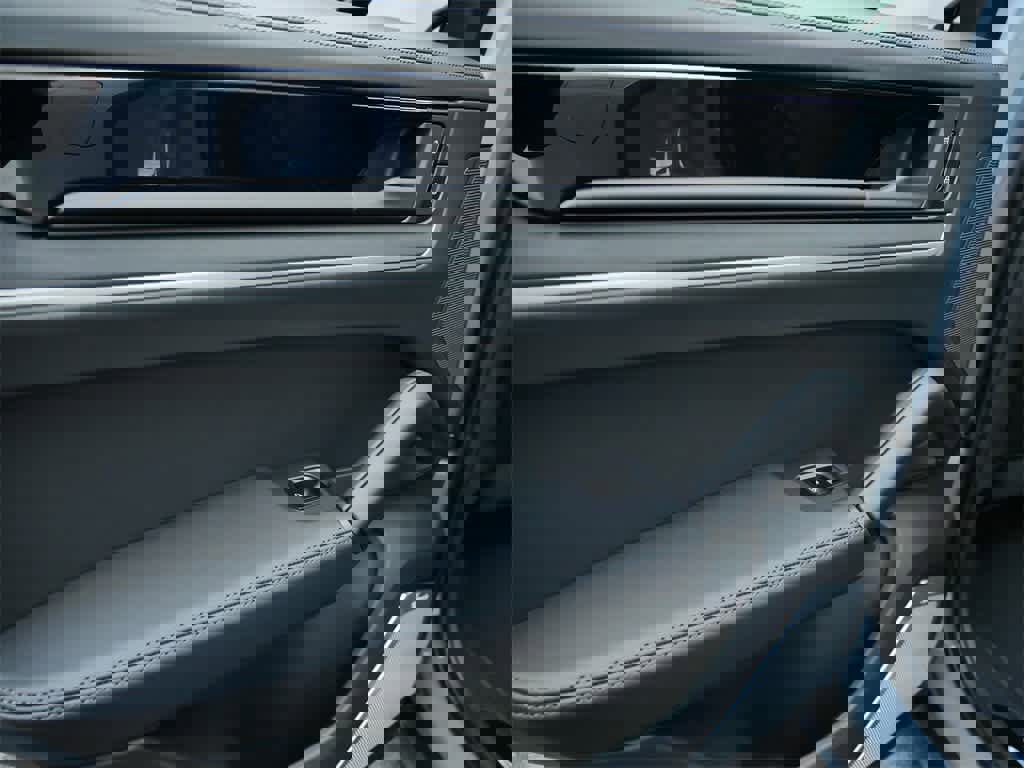 New 2025 Porsche Cayenne Turbo image 15