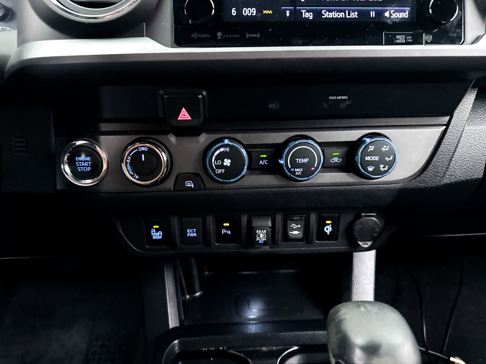 Used 2019 Toyota Tacoma TRD Off-Road w/ Technology Package AWD/4WD image 20