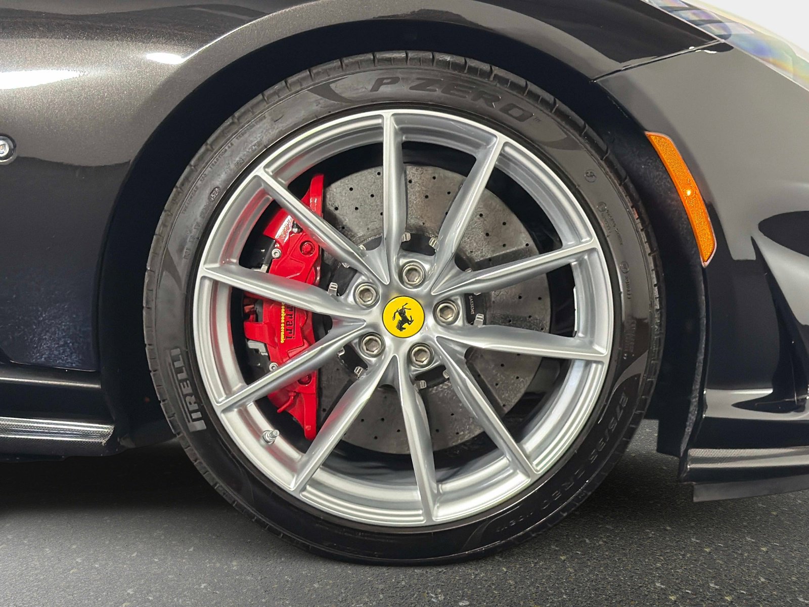 Used 2021 Ferrari 812 GTS RWD image 21