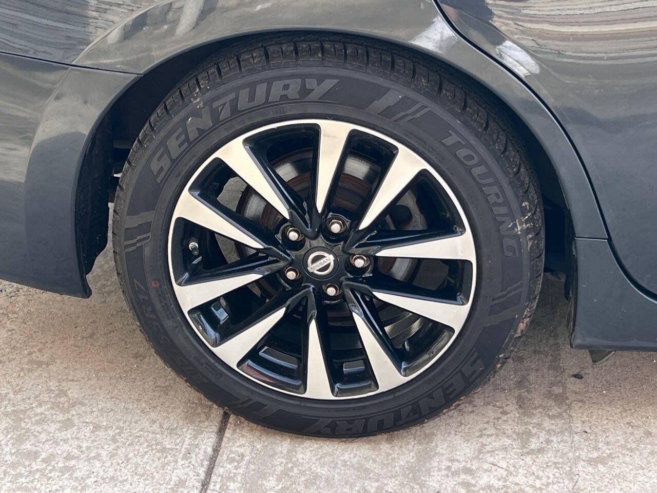 Used 2018 Nissan Altima 2.5 SL FWD image 10