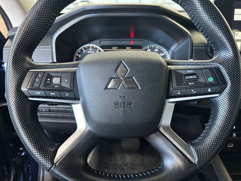 Used 2024 Mitsubishi Outlander AWD image 28