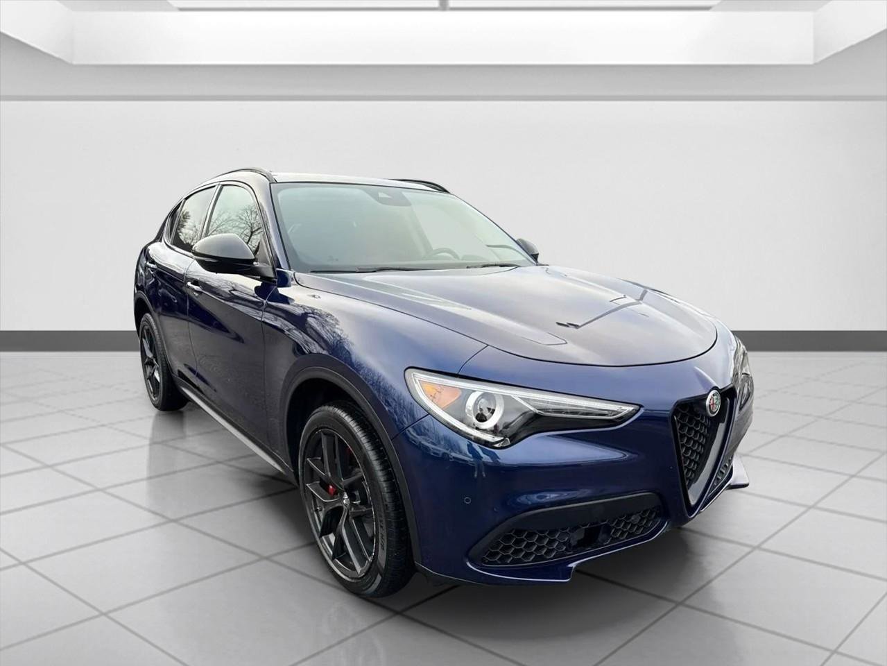 Used 2020 Alfa Romeo Stelvio AWD w/ Nero Edizione image 9